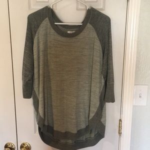 Ladies Size LG Maurices Top